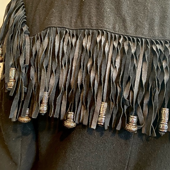 Black coat with beads and fringe - Picture 4 of 6